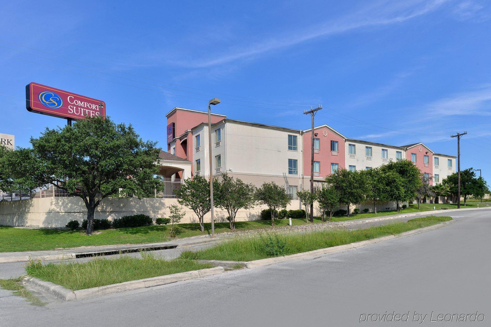 Red Roof Plus San Antonio Northeast المظهر الخارجي الصورة